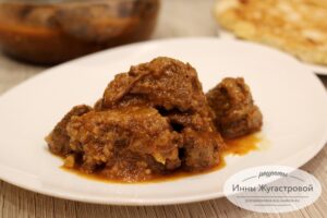 Мясо в луком в мультиварке